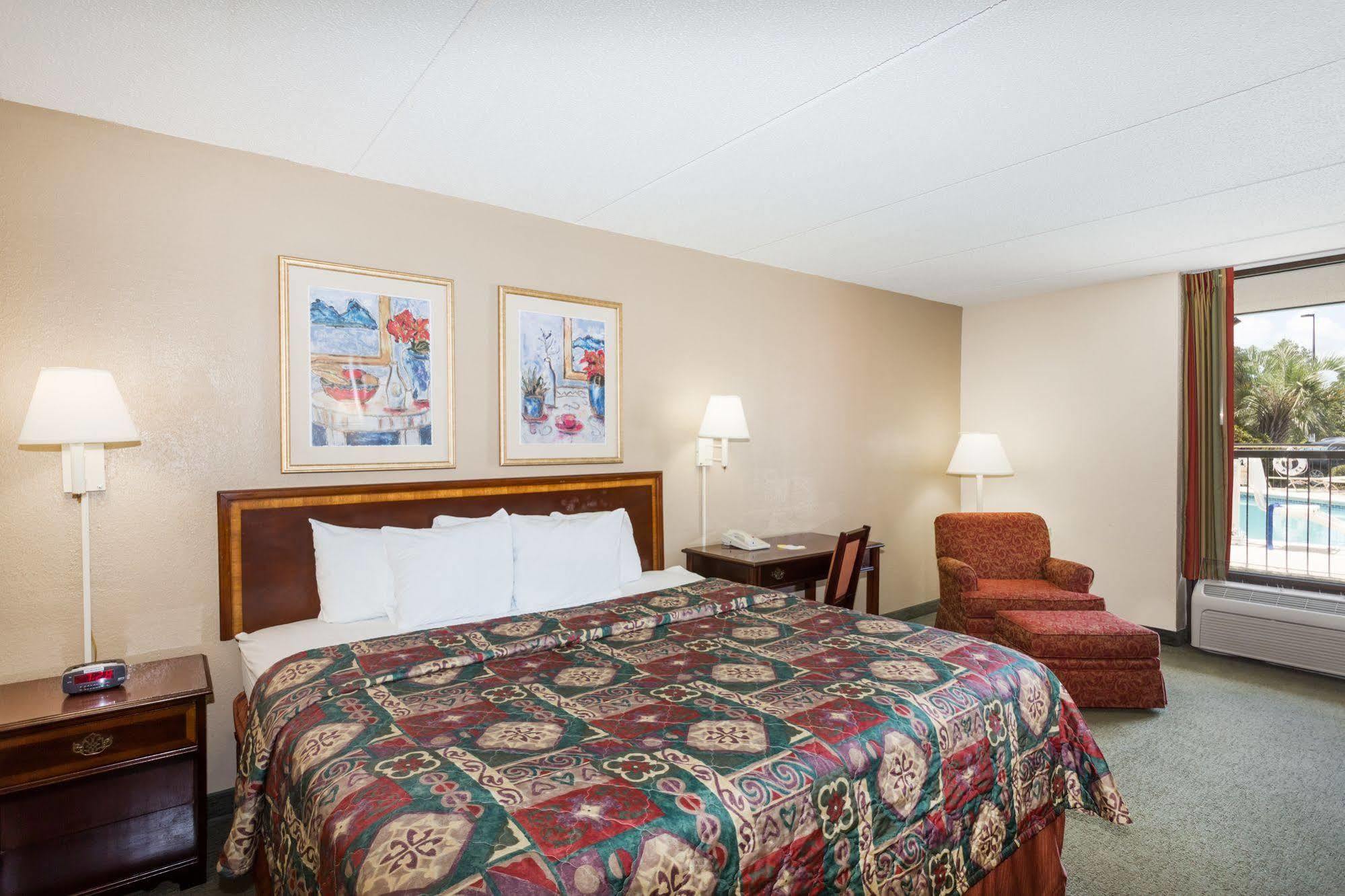 Days Inn By Wyndham Statesboro Luaran gambar